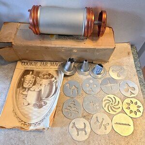 Mirro Cookie Jar Magic Cooky Press and Recipe Booklet 1972 Spritz Vintage